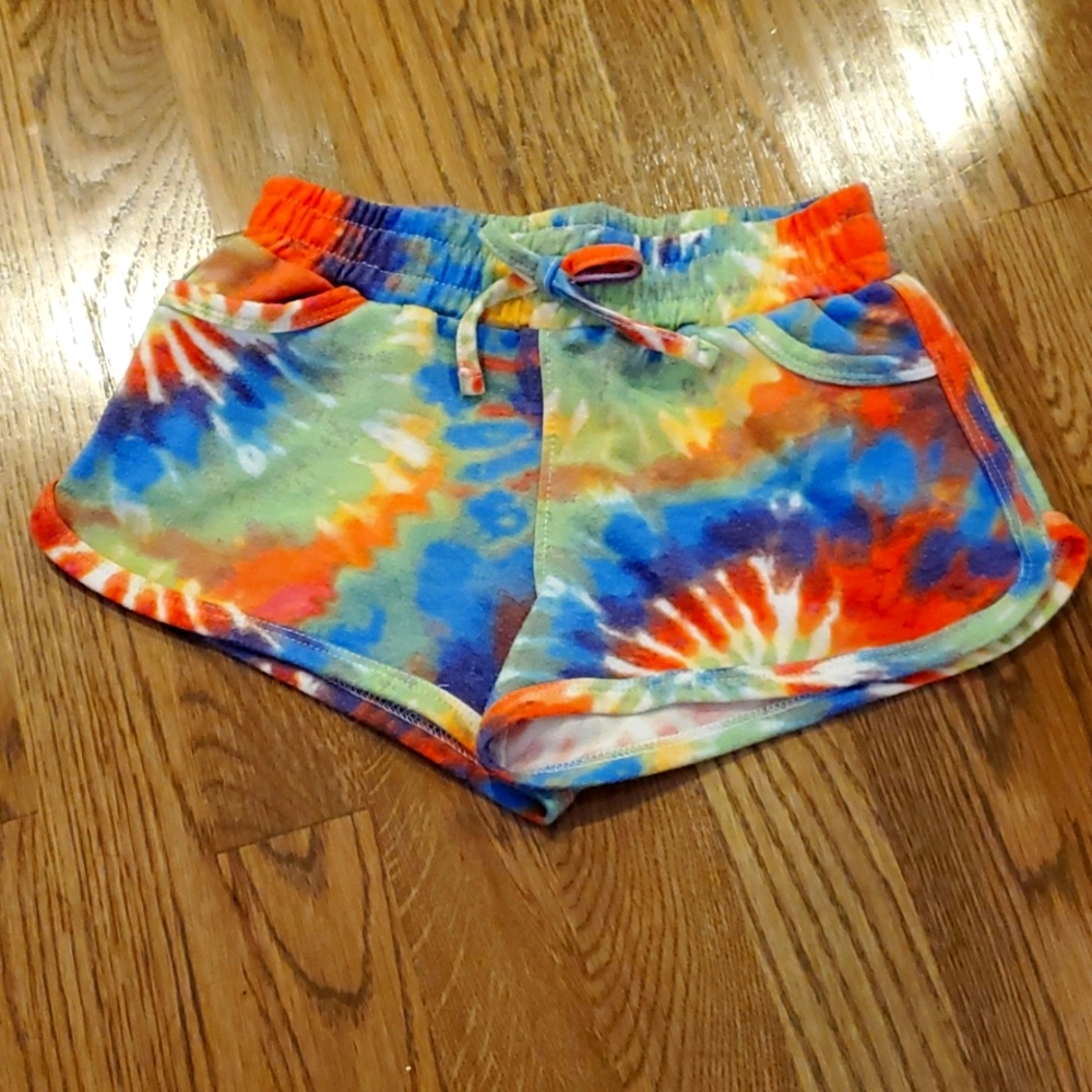 Girls tie died shorts